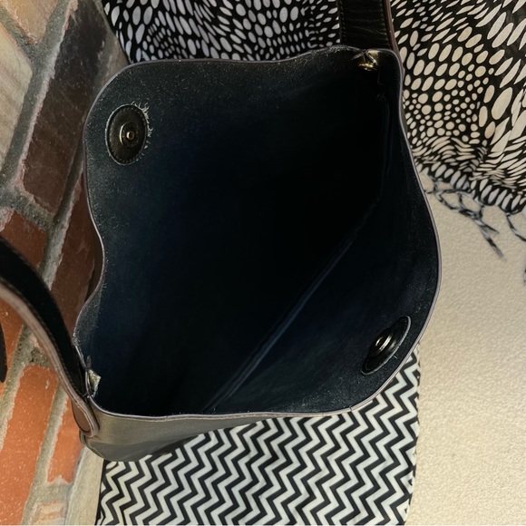 Co-Lab Black Leather Tote w/Adjustable Buckle Strap and Detachable Pouch & Scarf - Picture 6 of 10